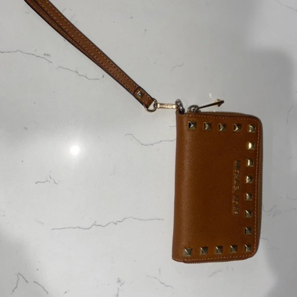 Michael Kors Saffino Selma Studded Pebble Leather Wallet Multifunction Wristlet - Picture 3 of 6